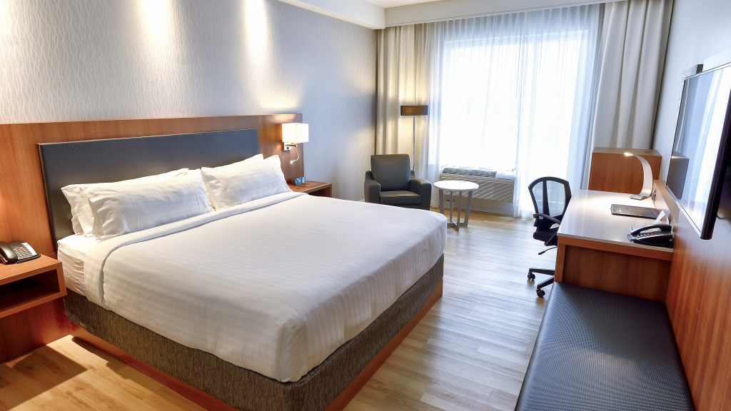 Holiday Inn Express & Suites Vaudreuil-Dorion by IHG