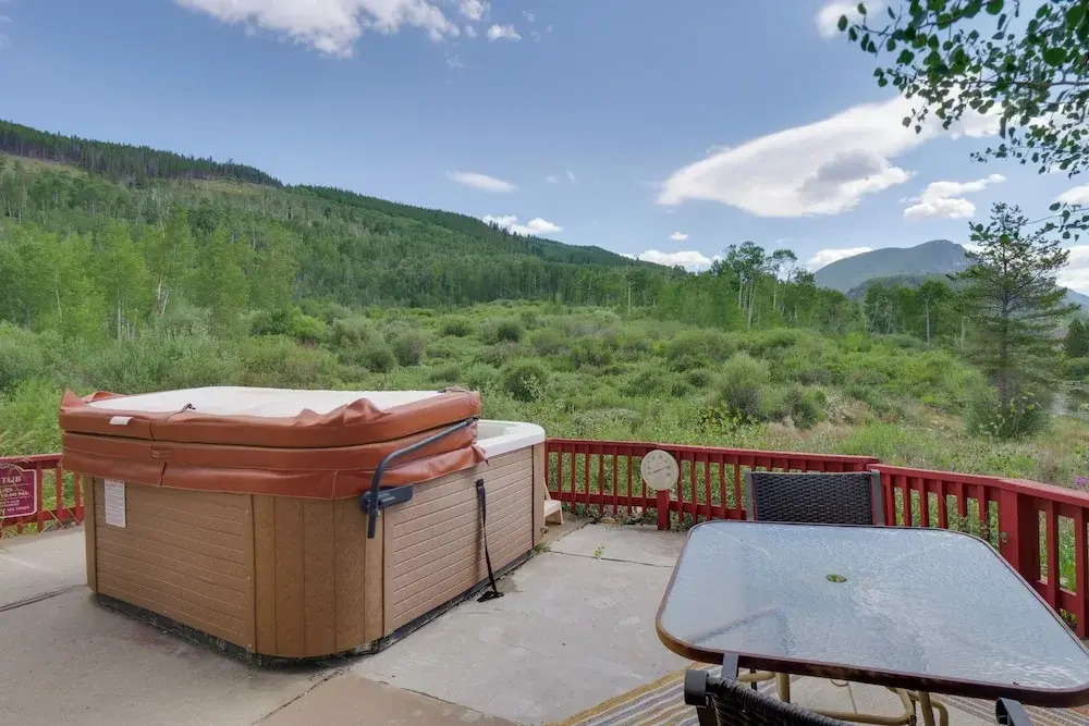 1 Mi to Keystone Lifts: Hot Tub Haven w/ Mtn Views