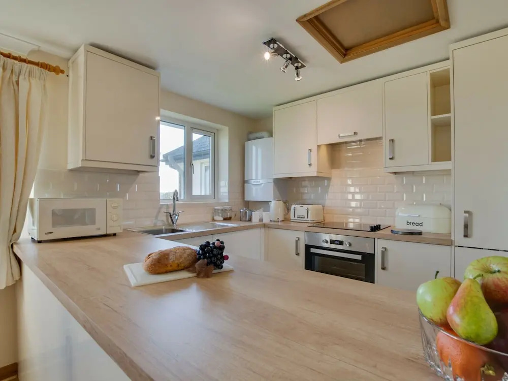 Spacious and Comfortable Holiday Home With Large Private Garden, Near the Beach