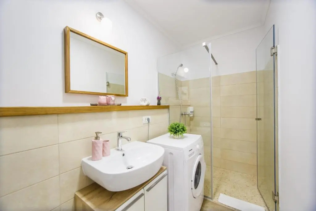 Lovely Home at West Residence
