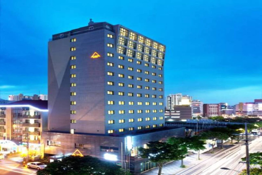 L&L Central Hotel