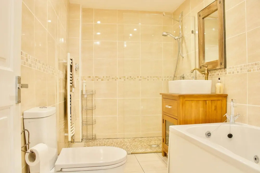 3 Bedroom House Near The City Centre