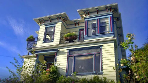 Clementines Guest House & Vacation Rentals