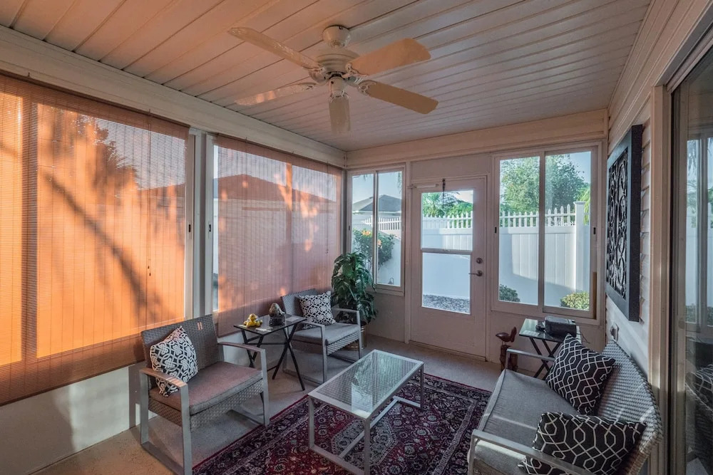 Estill Avenue 1240 by White Pelican VR
