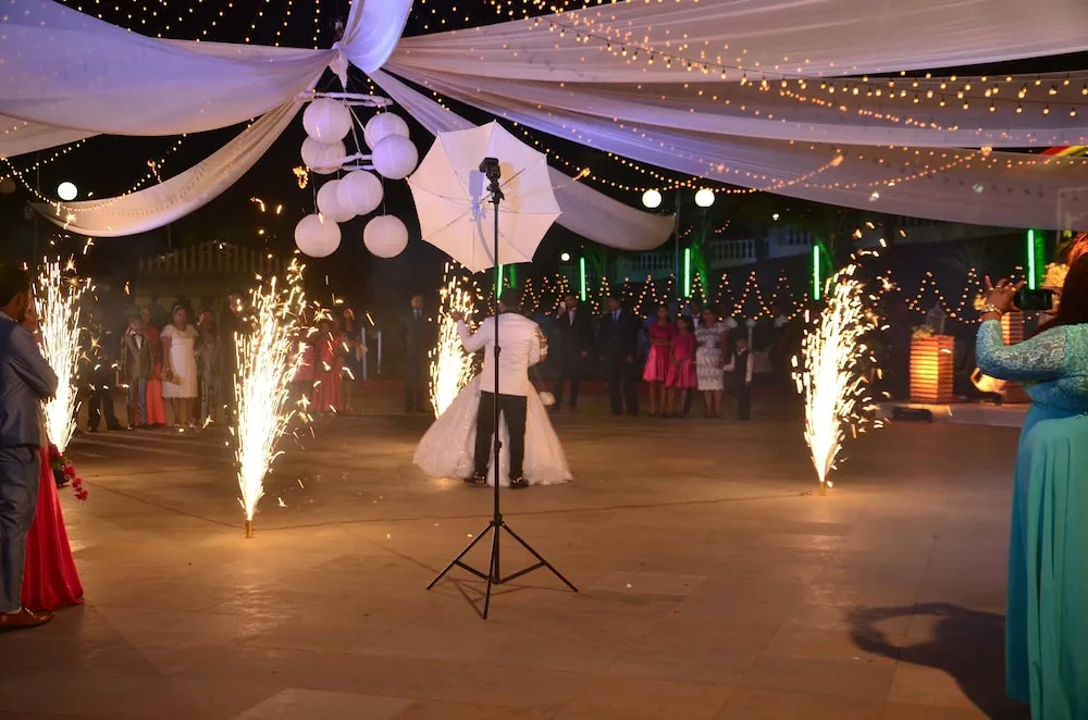 Indismart Woodbourne Resort