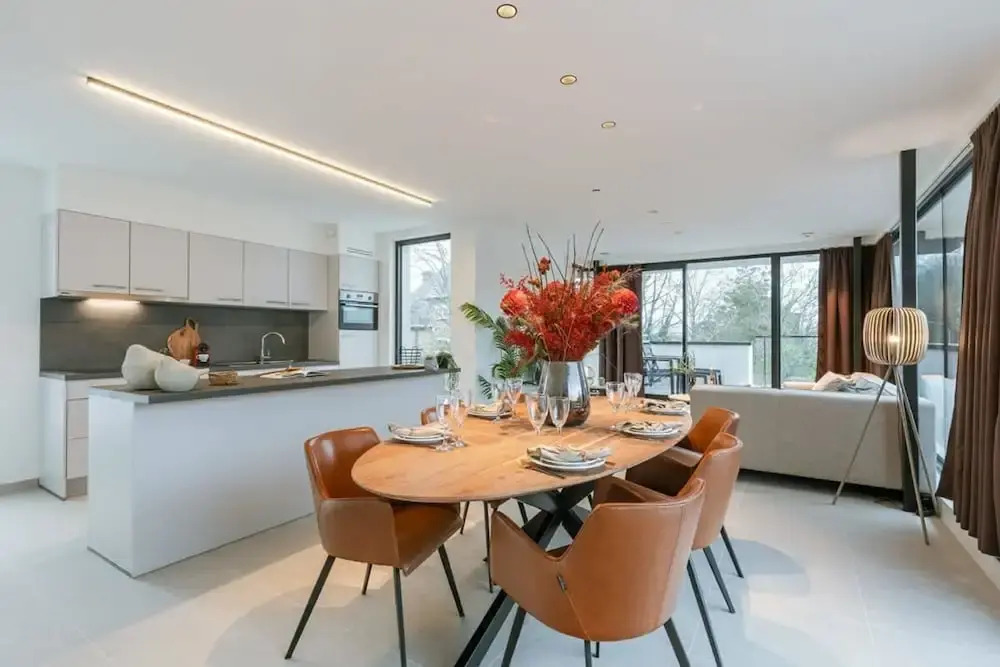 Apartment With two Large Terraces