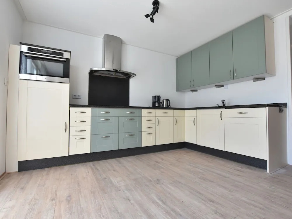 Holiday home in Dalfsen with terrace and garden with barbecue