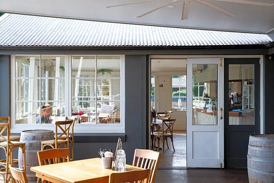 Robertson Public House and Kitchen