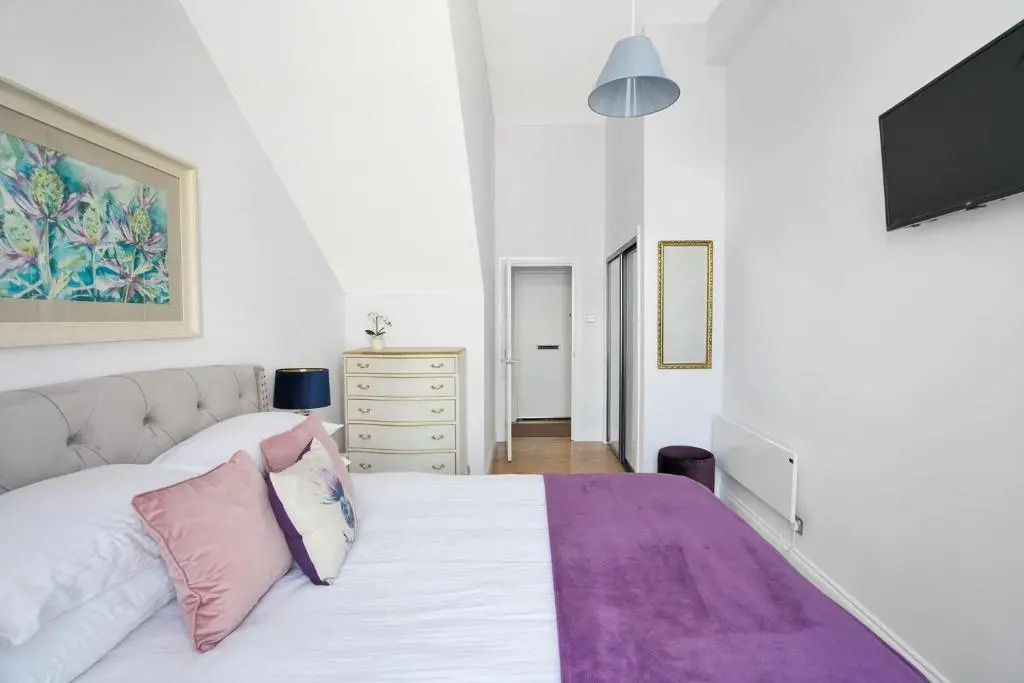 Craig Leith Apartment