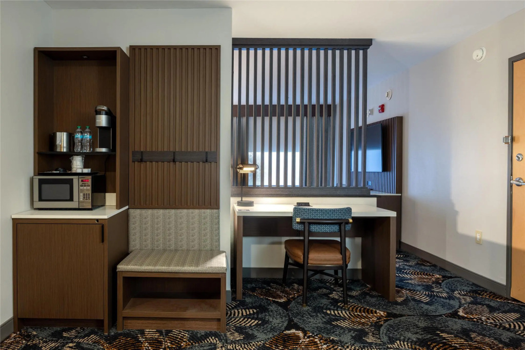 DoubleTree by Hilton Hotel Savannah Airport
