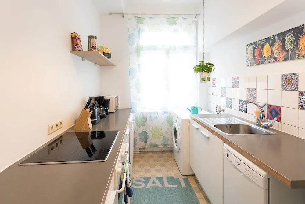 Fr.balcony-trendy neighborhood-2BR 45sqm