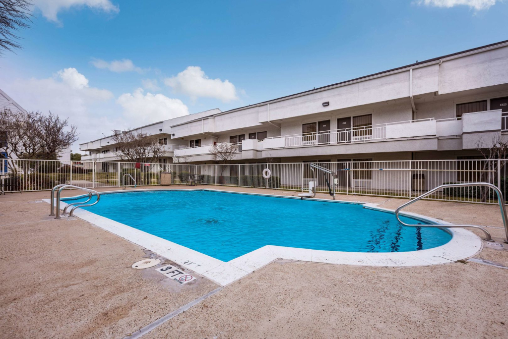 Motel 6-Irving, TX - Irving DFW Airport East