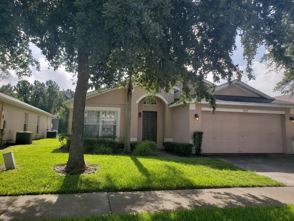 Ariel's By The Lake Gorgeous Private Pool Area 5 Bedroom Home by Redawning
