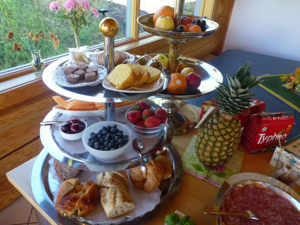 Little Black Bear Lodge/B&B