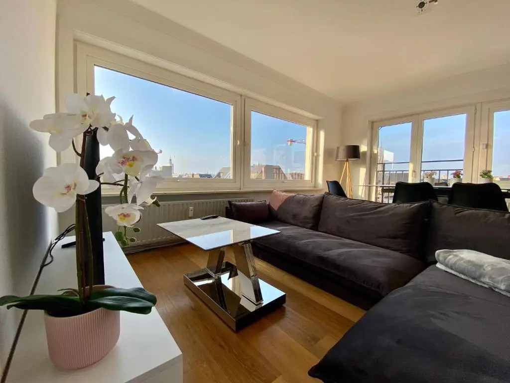 Luxury 3 bedroom apartment on the top floor with panoramic view