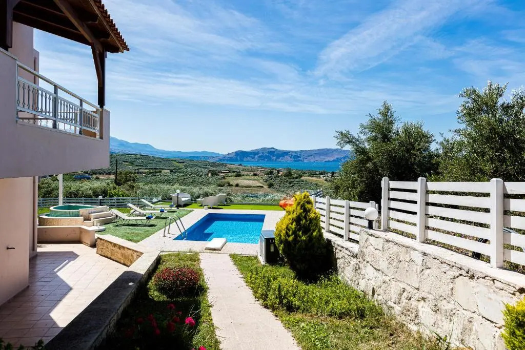 Nereid Villa, with Heated Pool & SpaWhirlpool, BBQ, By ThinkVilla