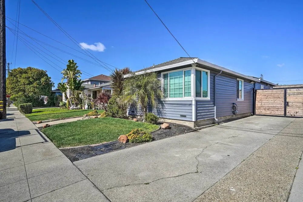 Cozy Bay Area Vacation Rental With Patio