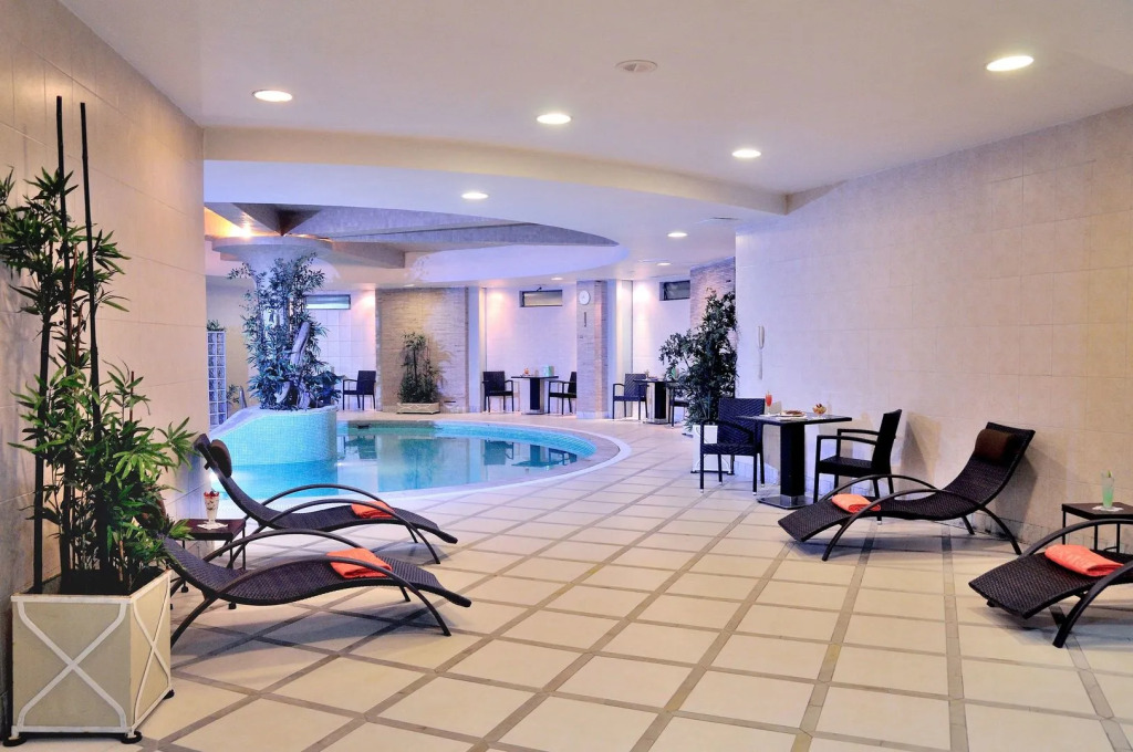 Suites Camino Real