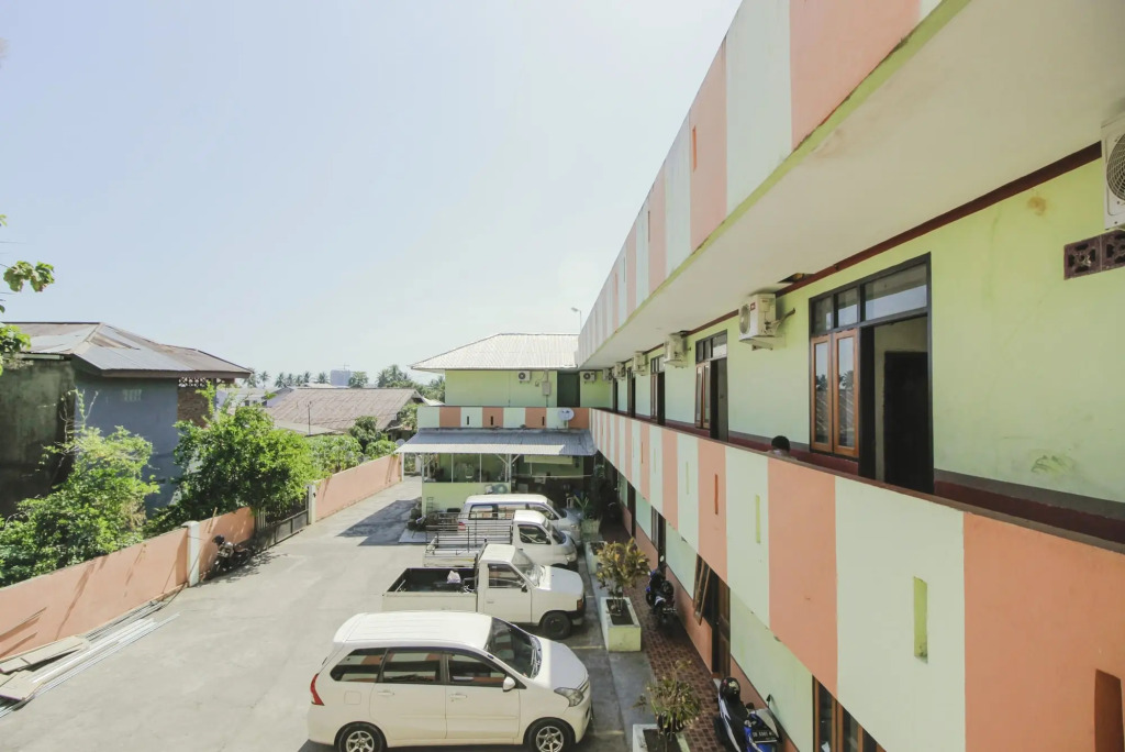 RedDoorz @ Malalayang Manado