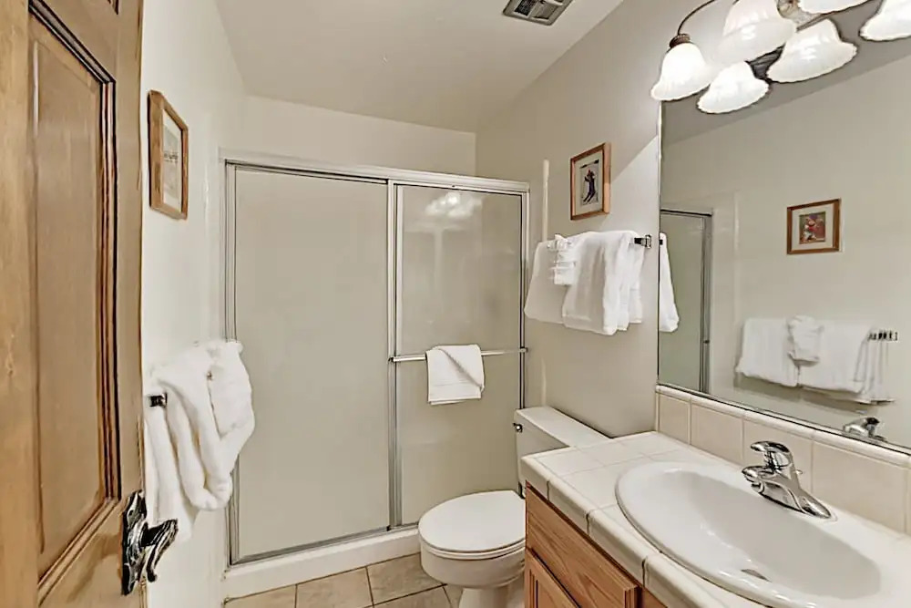 37chat12 4 Bedroom Condo