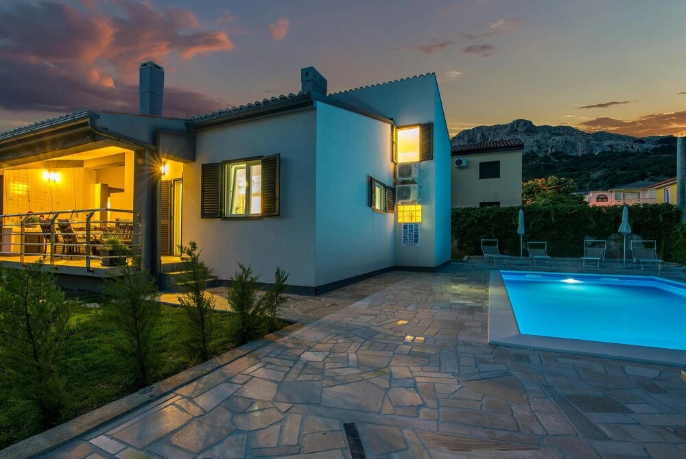 Awesome Home in Jurandvor With 3 Bedrooms, Wifi and Outdoor Swimming Pool