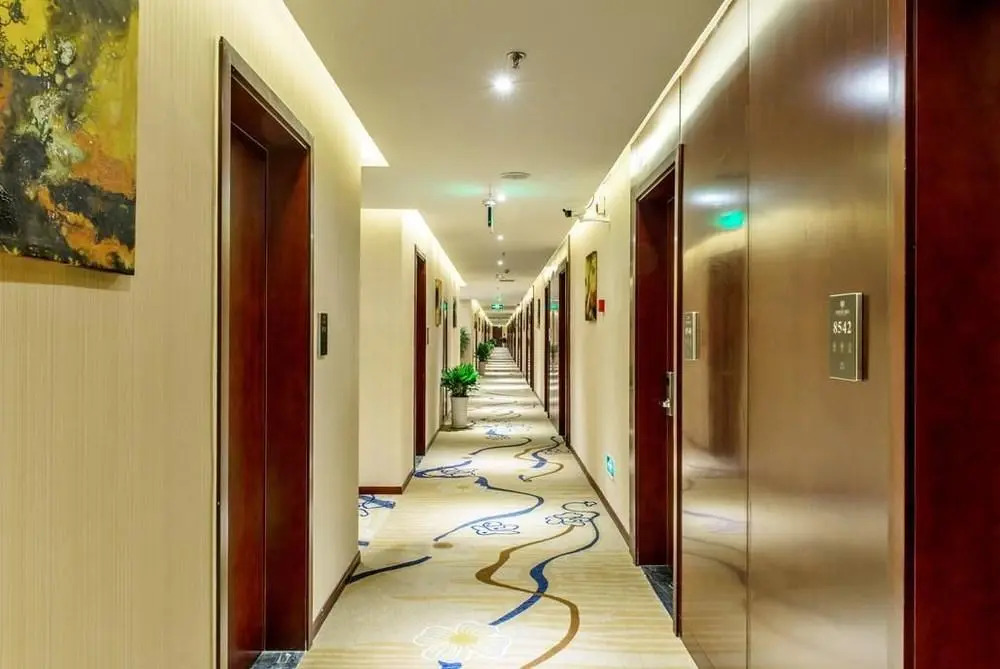 Howdy Smart Hotel Women Shoe City Branch