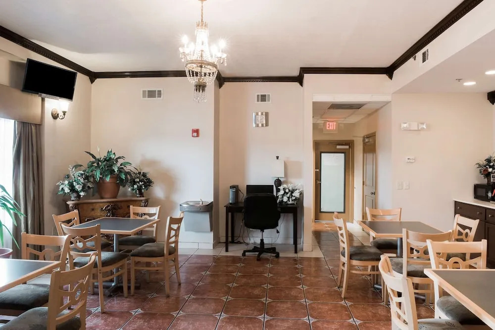 Griffin Inn and Suites