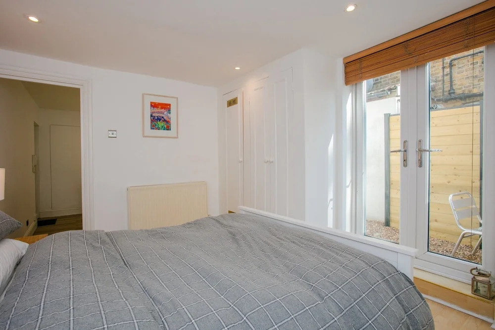 Modern 1 Bedroom Apartment in Wandsworth Road
