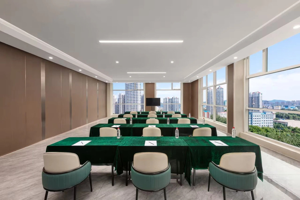 Days Hotel By Wyndham Weihai Huoju Eight Street