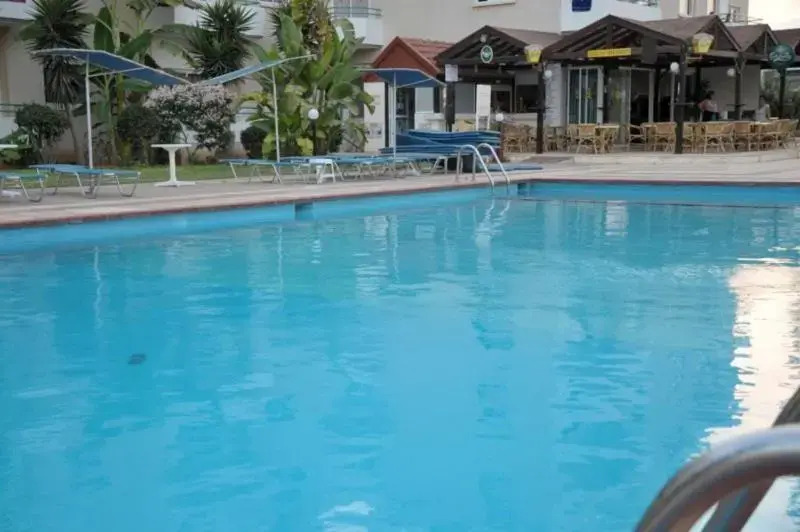 DebbieXenia Hotel Apartments Annex