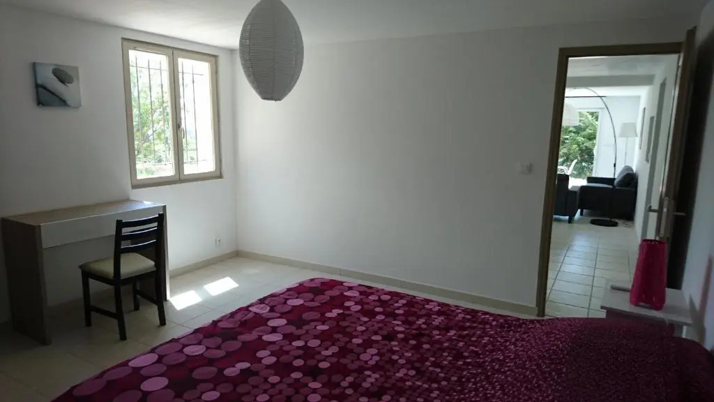 Appart indépendant dans propriété 4000 m2 Luberon