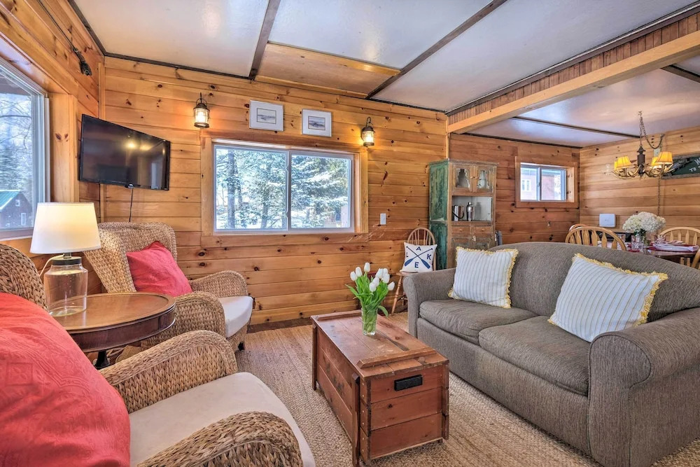 8 Mi to Saddleback Ski Area: Cabin w/ Fire Pit