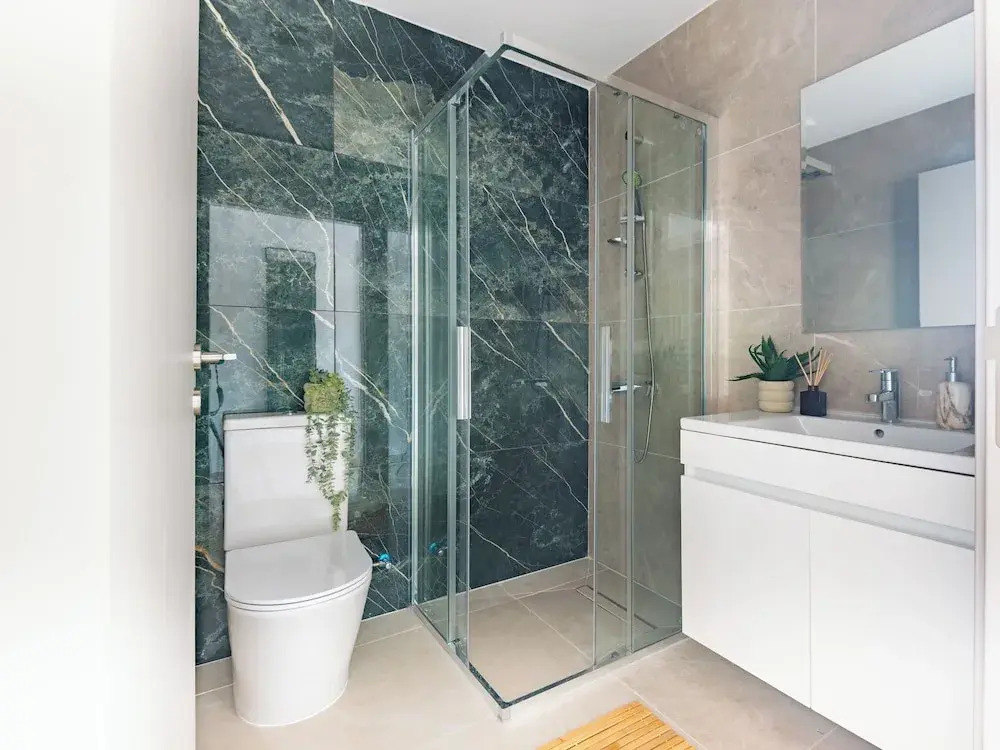 Sanders River Plaza - Chic 2 Bedroom Apartment