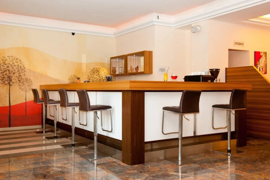 Hotel London