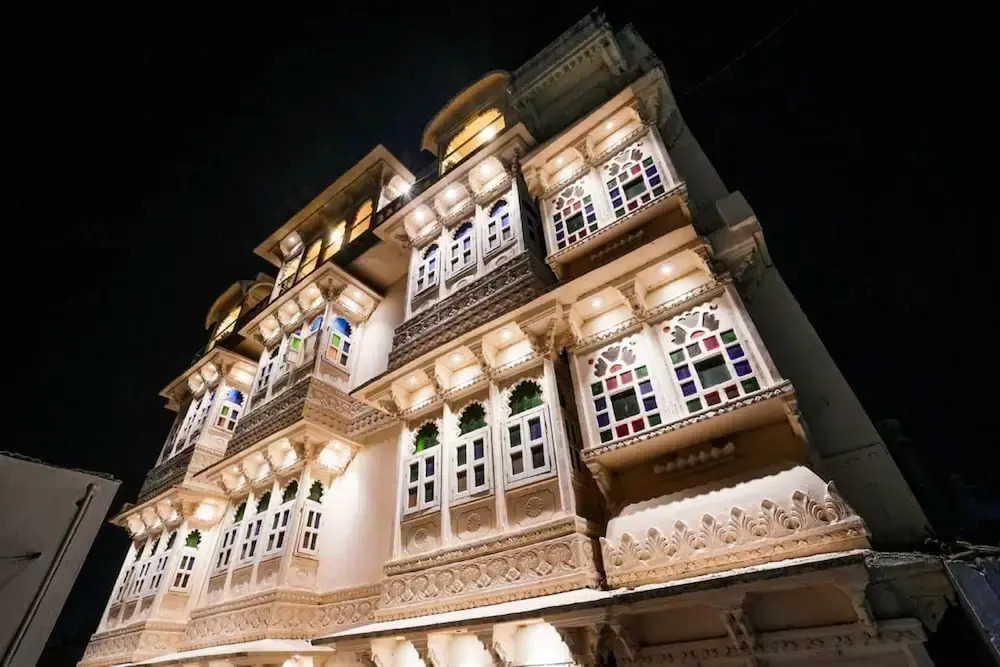 Royal Rafahiya - A Rooftop Lake View Hotel Near Lake Pichola