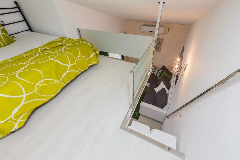 A1 - Modern Luxury apt w. 2 Balconies & sea View