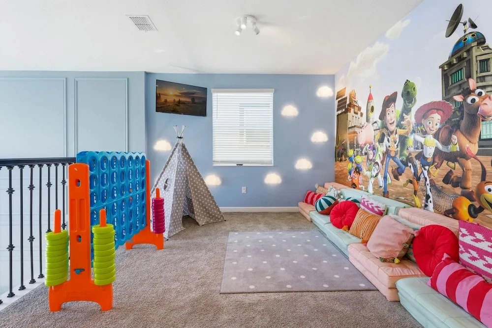 5BR Family Home Pool Theme Beds Space Location