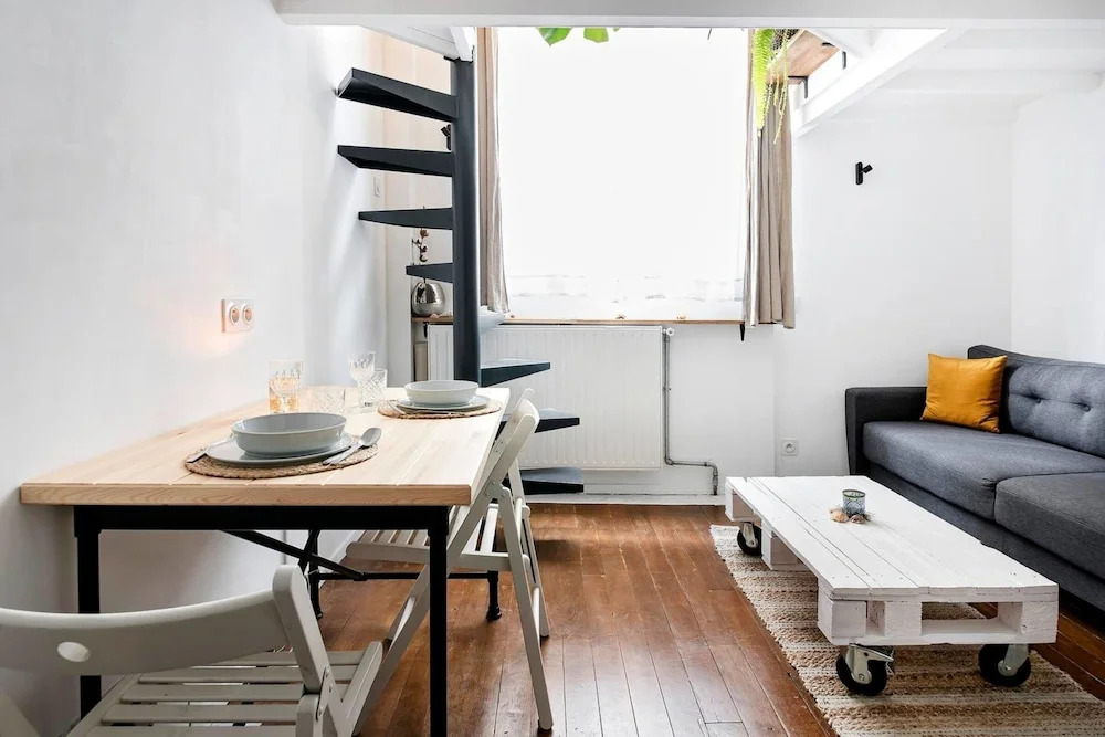 Charming 1-bdr Duplex in Amerique, 19th Arrondissement