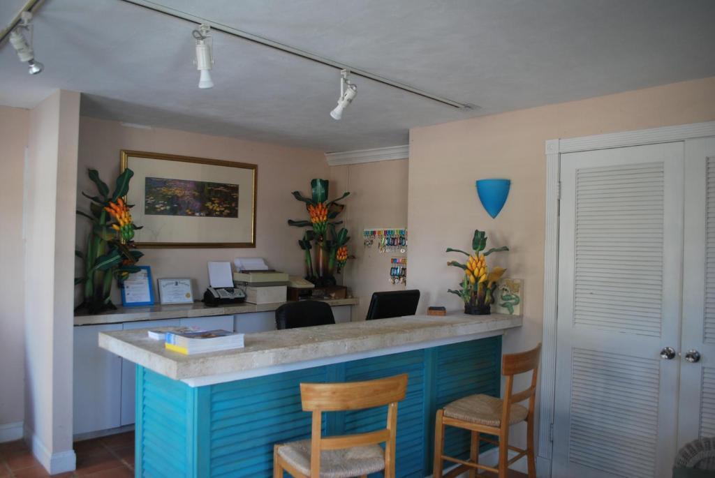 Green Island Inn