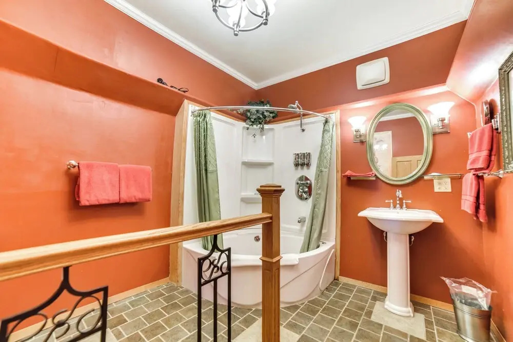 Downtown Yankton Suite: Walk to Restaurants!