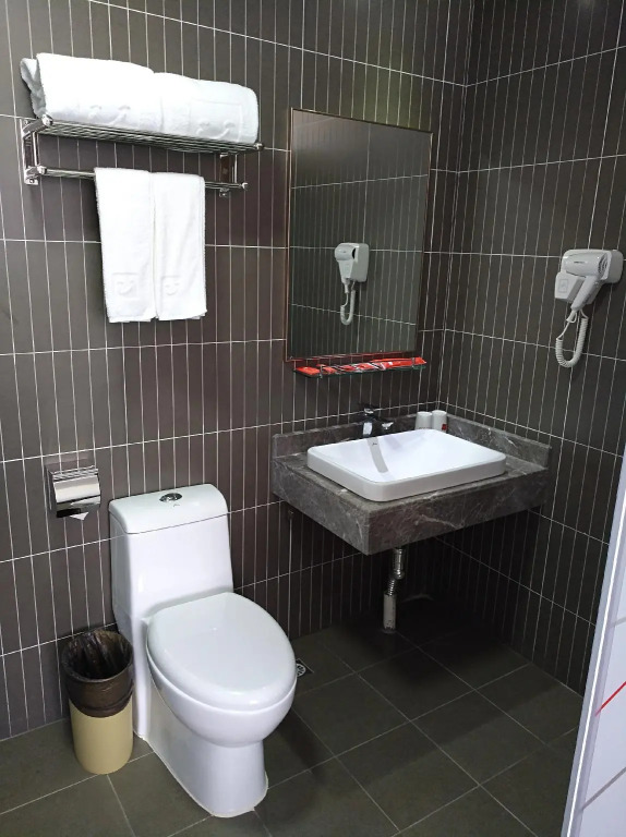 Thank Inn Plus Hotel  Maoming XinYi City Yingbin Avenue