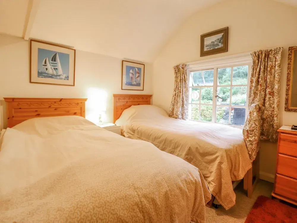 Pump Cottage, 8 Glyn Terrace