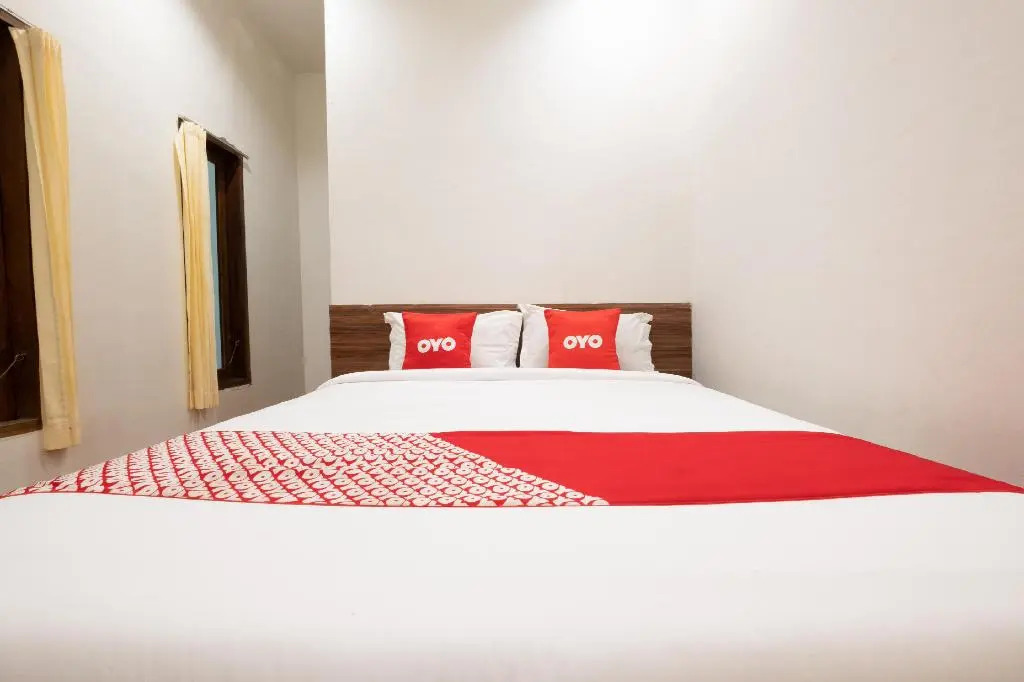 OYO 1695 Royal Senggigi Hotel