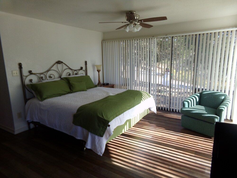 Treetop Condominium