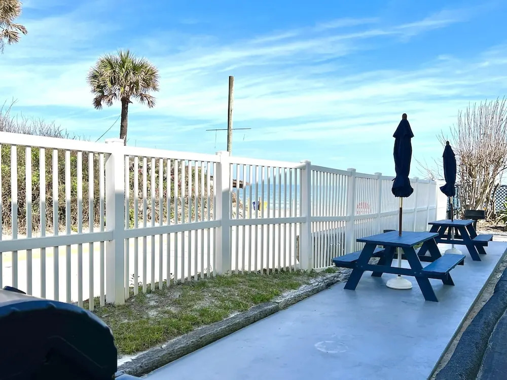 Sandy Feet Retreat - At Symphony Beach Club