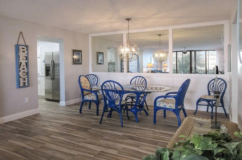 Creciente 213N - 2 Br Condo