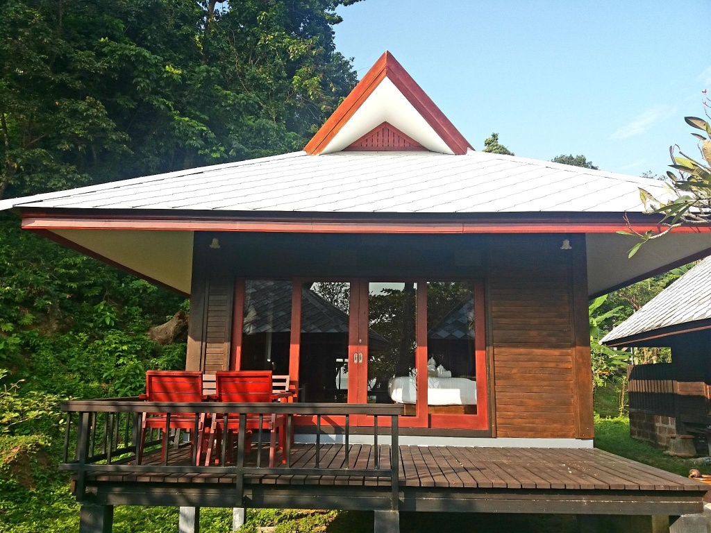 Отель Koh Ngai Thanya Beach Resort