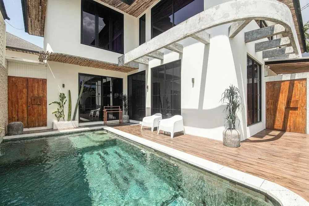 Elegant 4BR Seminyak Villa, enclosed living