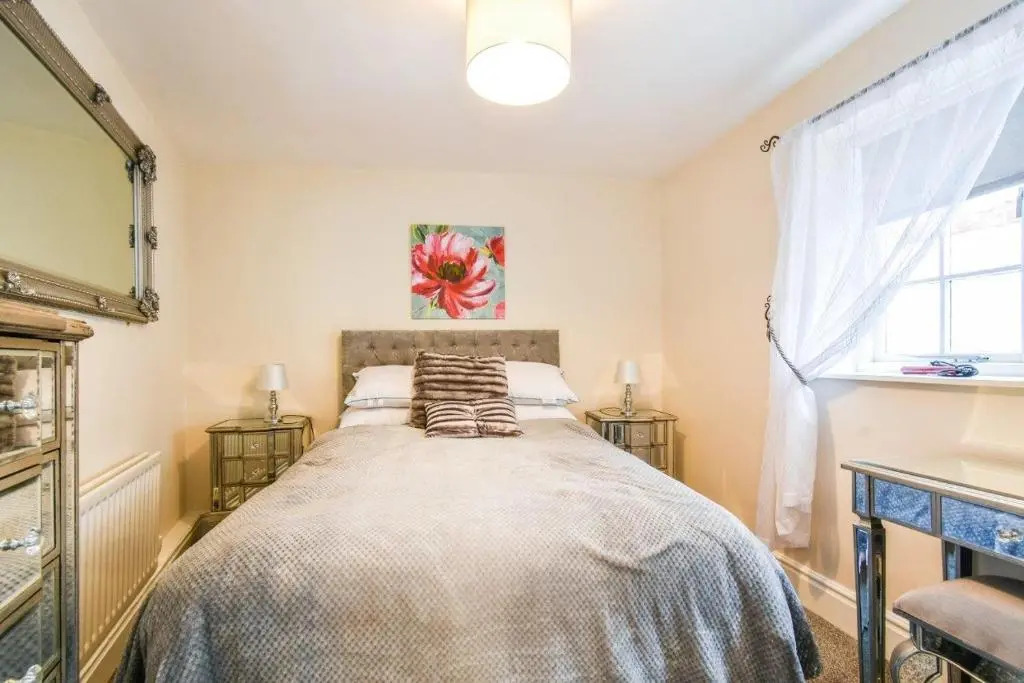 Holgate Manor Apartment