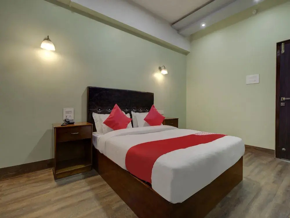 OYO 19563 Infinity Inn